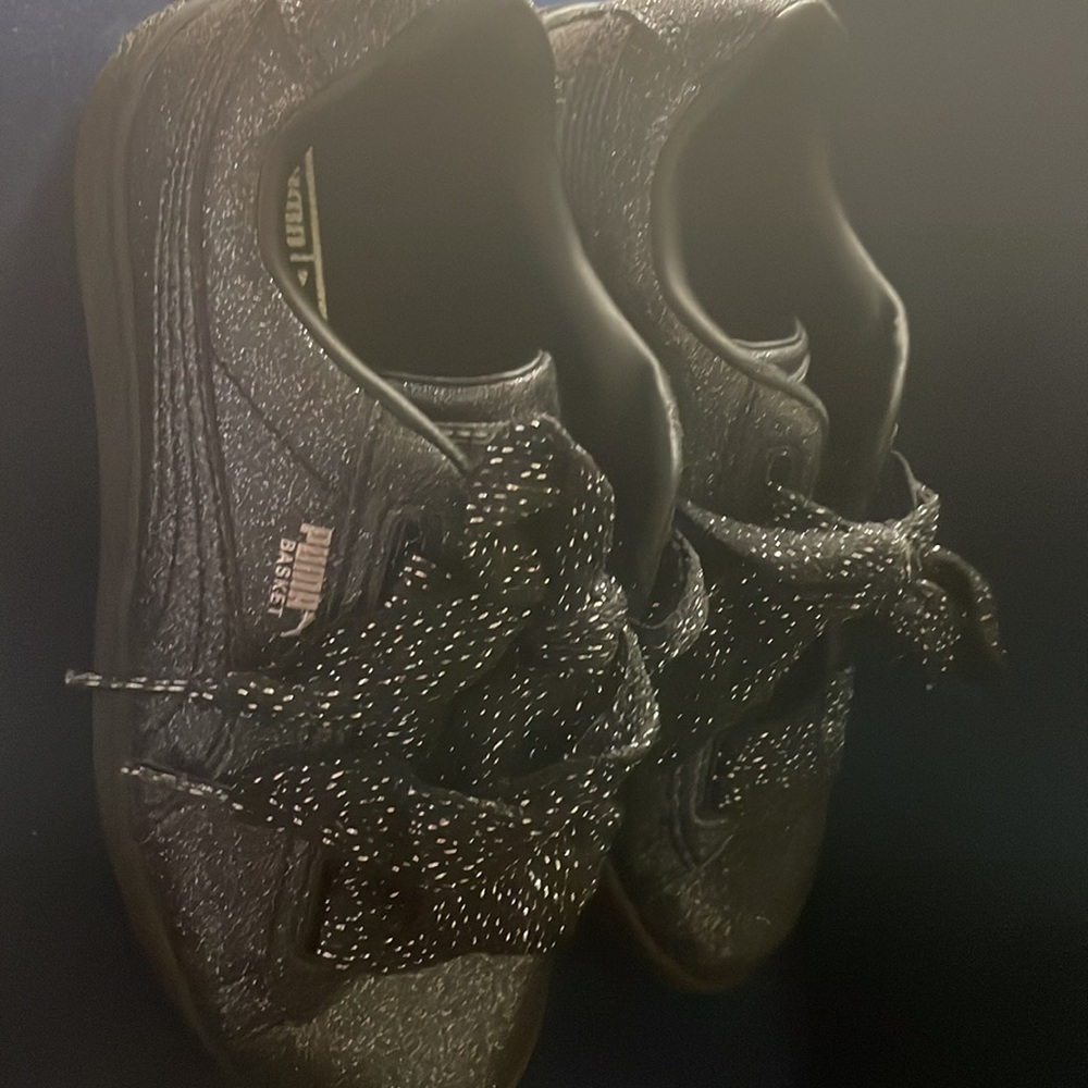 BRAND NEW never worn kids puma sneakers
